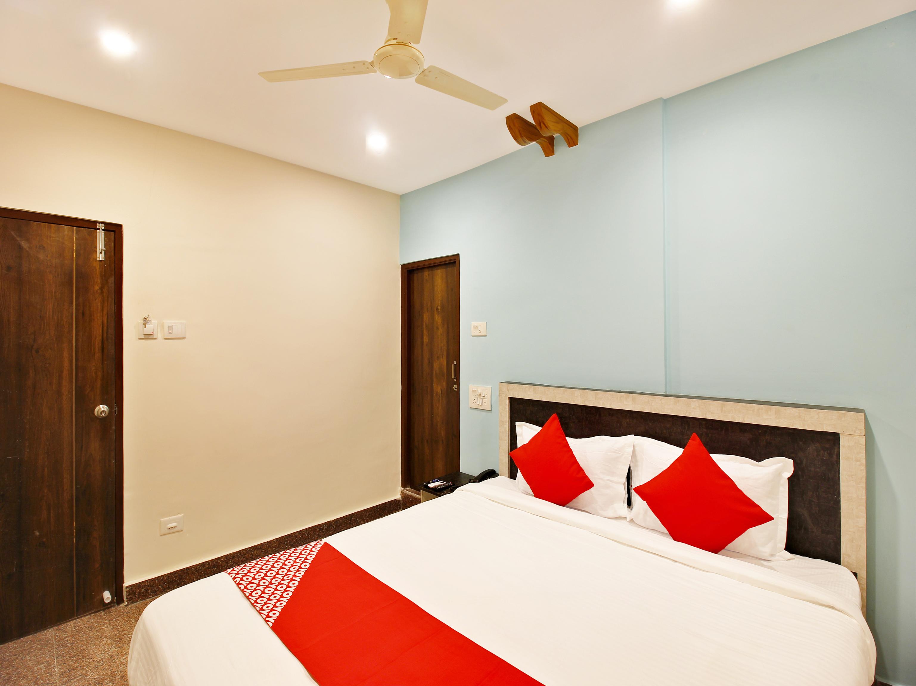 Capital O Hotel Vaishnavi Secunderabad Exterior photo