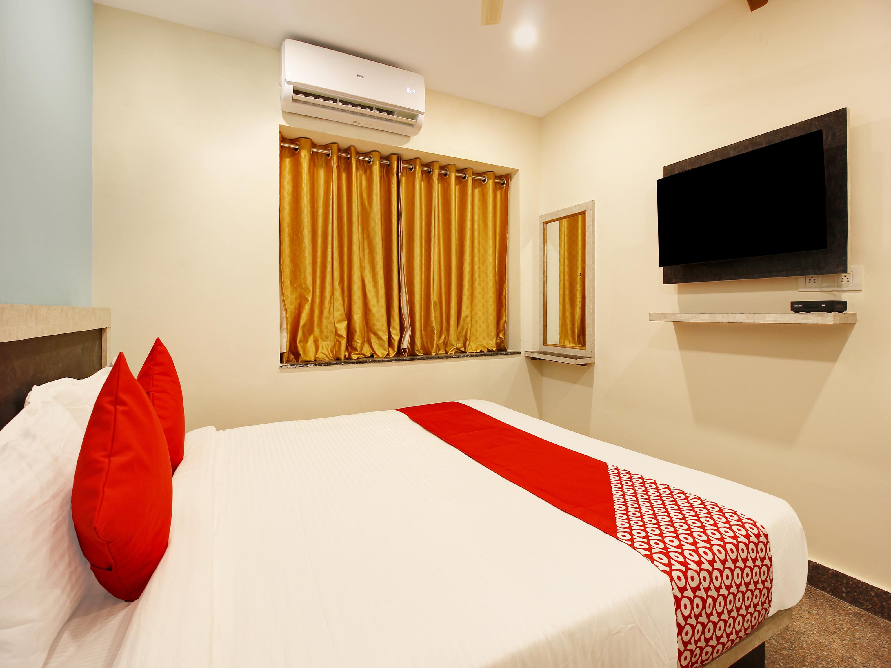 Capital O Hotel Vaishnavi Secunderabad Exterior photo