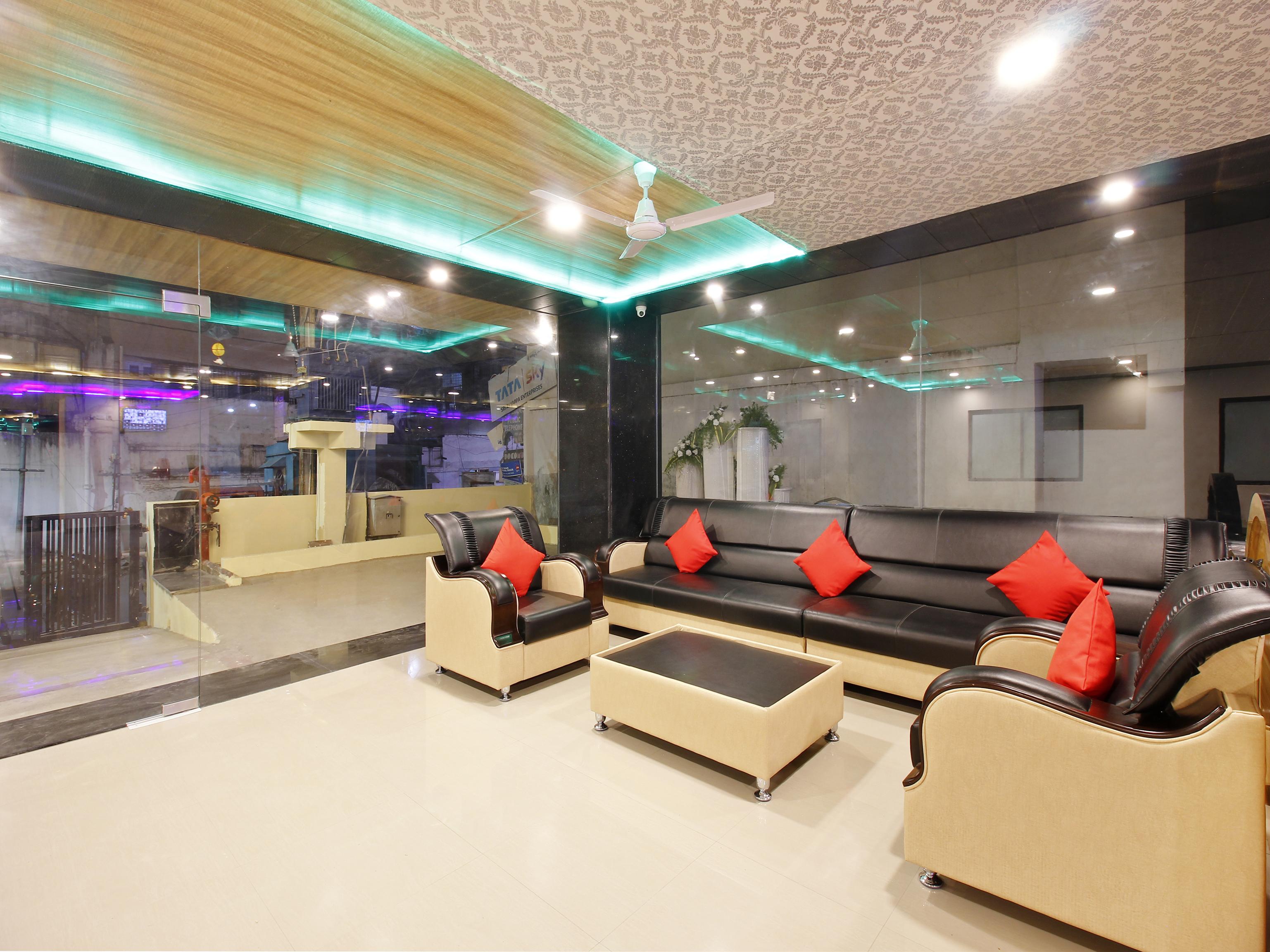 Capital O Hotel Vaishnavi Secunderabad Exterior photo