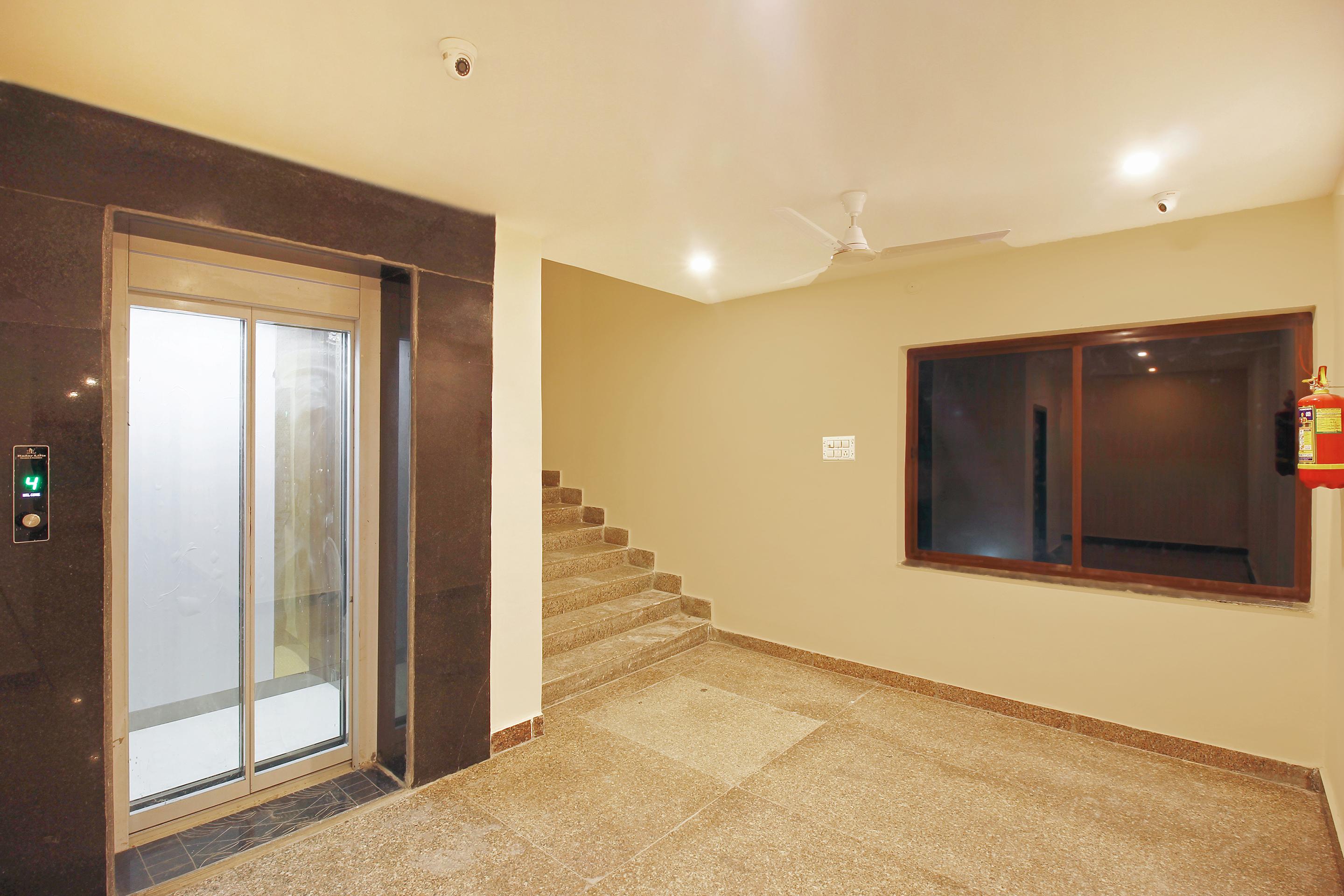 Capital O Hotel Vaishnavi Secunderabad Exterior photo