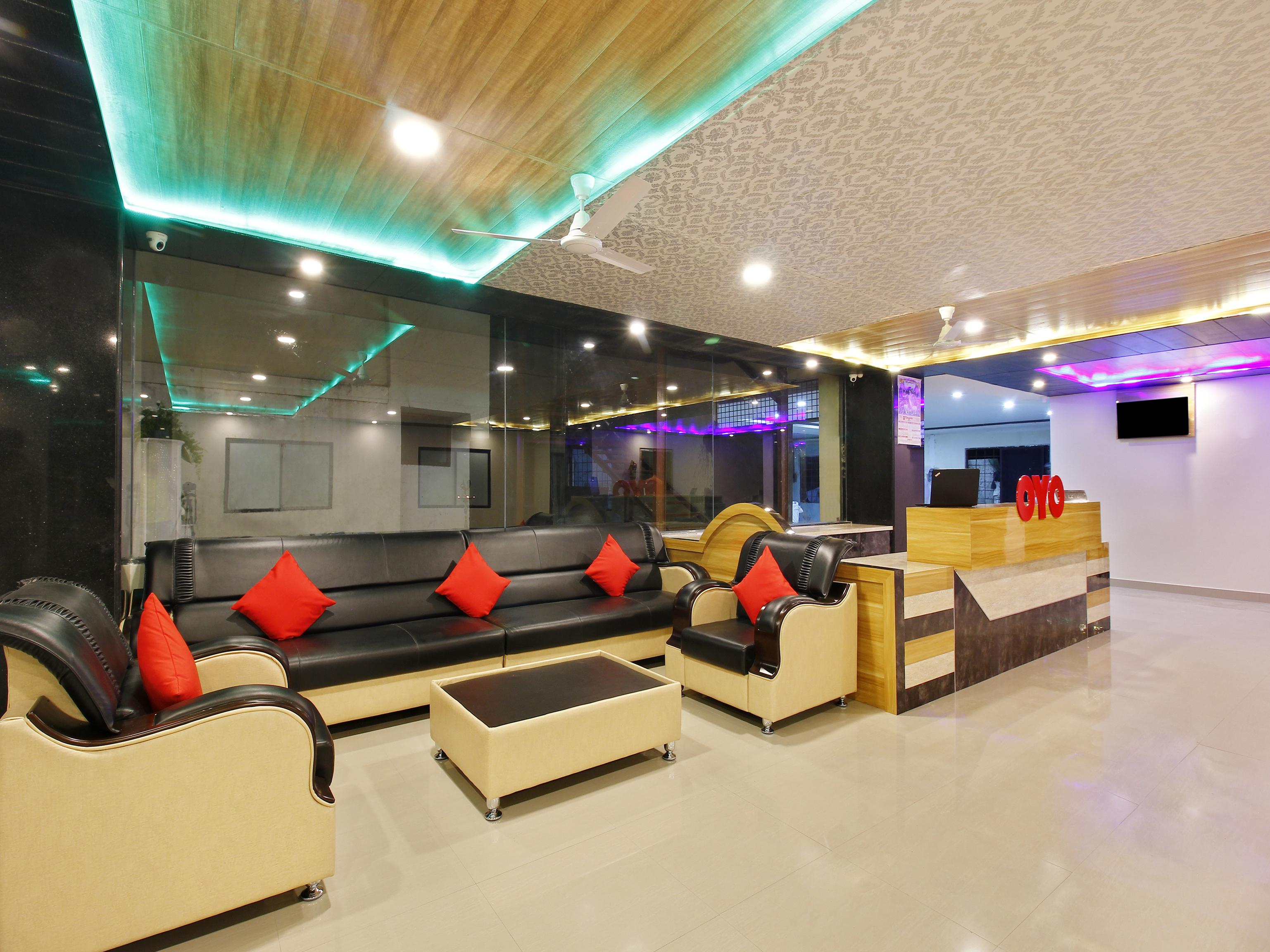 Capital O Hotel Vaishnavi Secunderabad Exterior photo